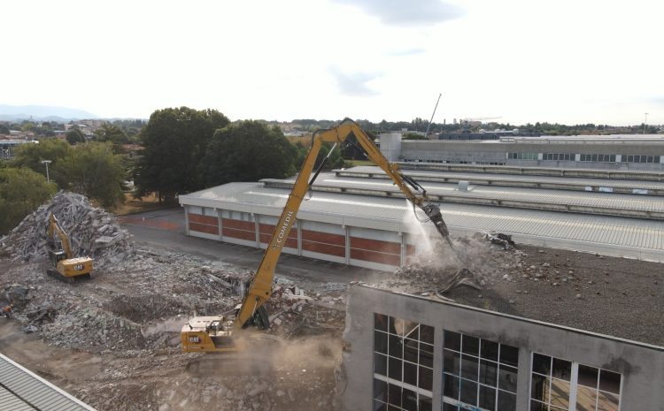  Demolizioni fabbricati a Como